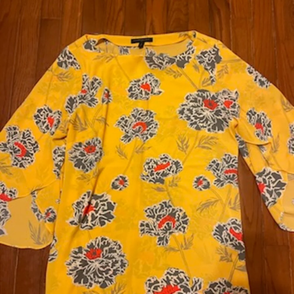 Womens floral Banana Republic blouse